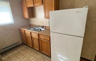 2 beds, 1 bath, 880 sqft, $1,195, Unit 380 Westchester Square S.