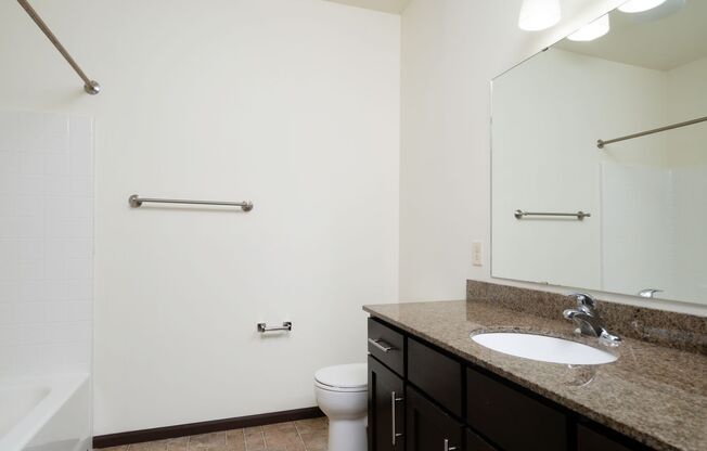 1 bed, 1 bath, 811 sqft, $1,685, Unit 301