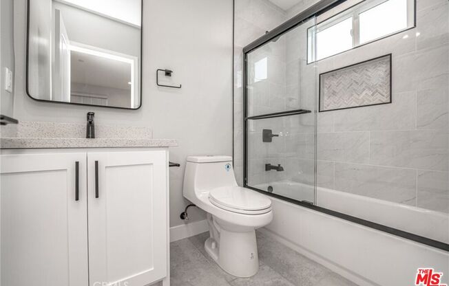 433 W GAGE AVE