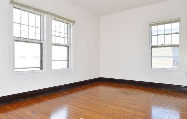 1 bed, 1 bath, 425 sqft, $955, Unit 7 - 36