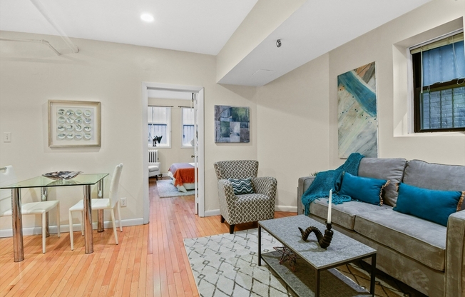 186 Commonwealth Ave