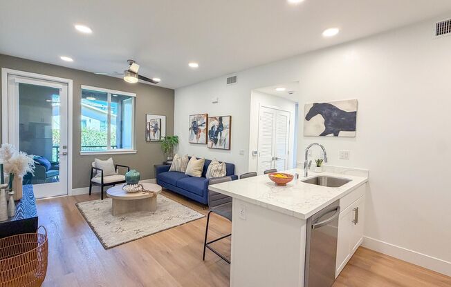 2 beds, 2 baths, 725 sqft, $2,745, Unit 2305