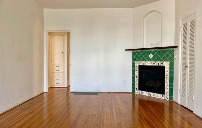 Beachwood Canyon, 2 Bed 1 Bath Unit