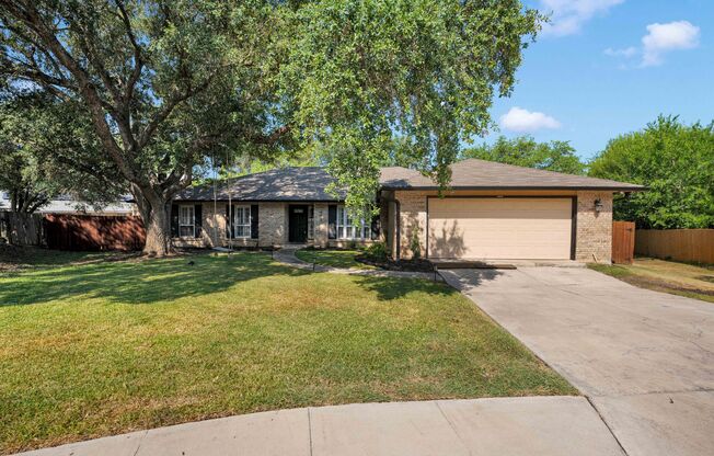 Stunning 4-Bed 3-Bath Home with a Pool, Near Stone Oak & Airport – Prime Location & Comfort!