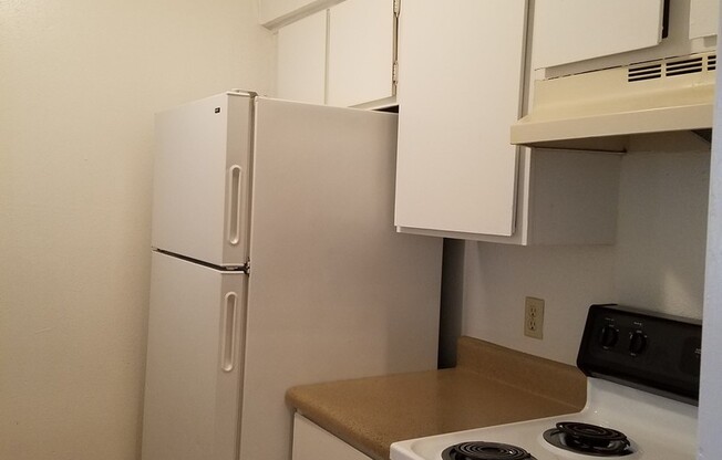 1 bed, 1 bath, 641 sqft, $800, Unit *421