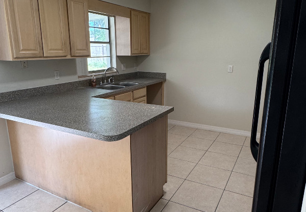 1110 OUTLOOK DR