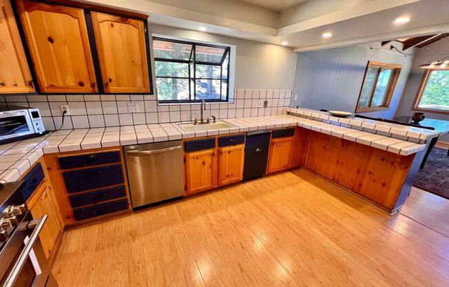 Fully Furnished Incline Home