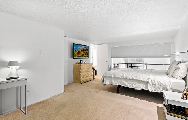 2 beds, 2 baths, 1,200 sqft, $6,500, Unit 2L