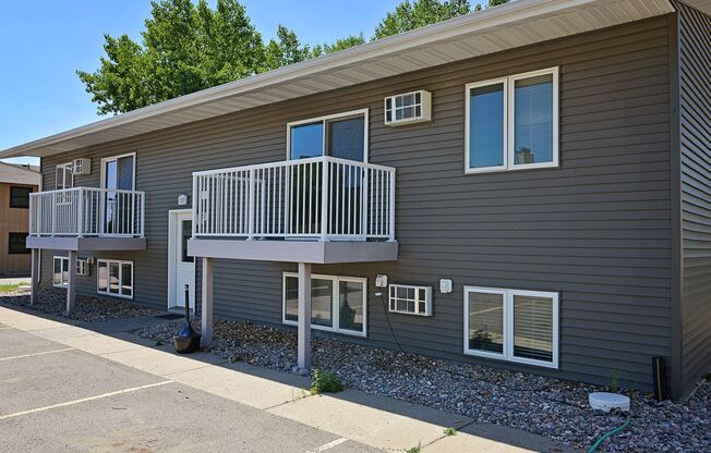 4-Plex Apartment on North Hill! 1515 12th St. NW!