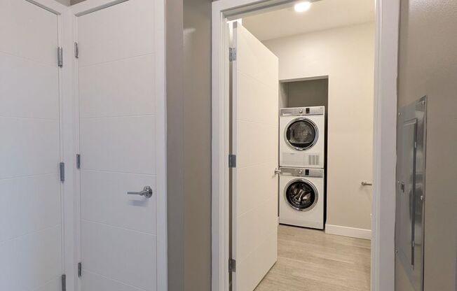 1 bed, 1 bath, 427 sqft, $1,395, Unit 416