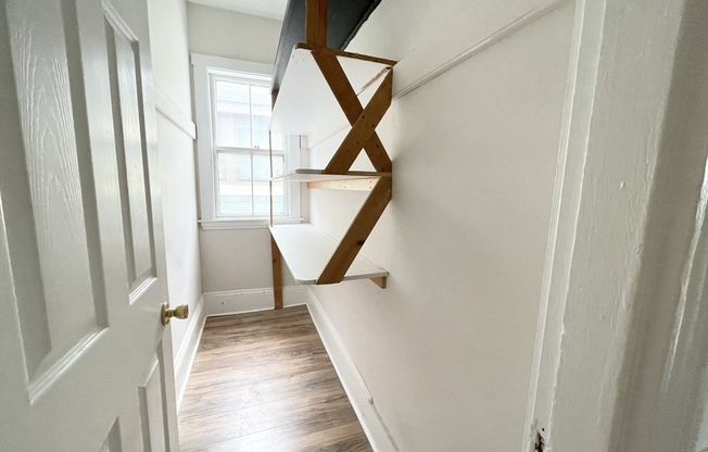 4 beds, 1 bath, $3,600, Unit 3