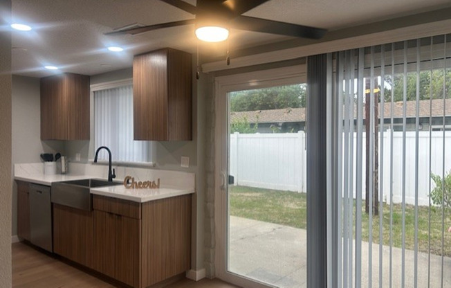 1 bed, 1 bath, 750 sqft, $2,520, Unit I5