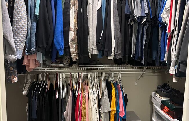 1 bed, 1 bath, 871 sqft, $1,600, Unit 232