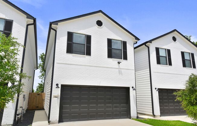 Beautiful 3-Bedroom, 2.5-Bathroom Two-Story Home with Modern Finishes