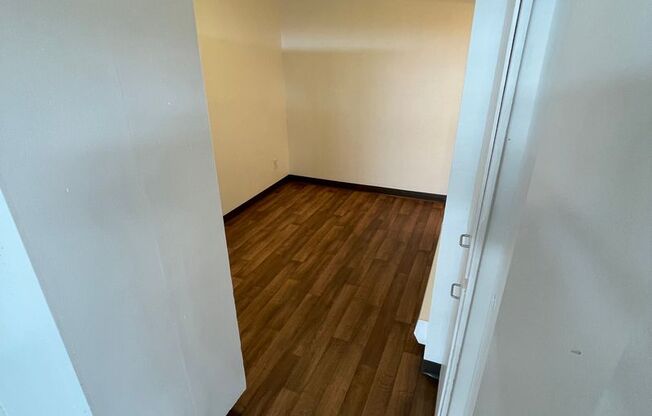 Studio, 1 bath, 450 sqft, $1,150, Unit 109