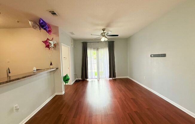 Turn key condo off Blanding Blvd.