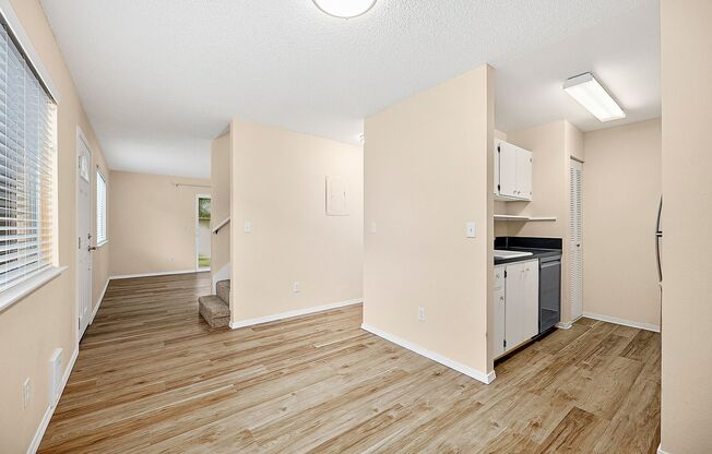 2 beds, 1.5 baths, $2,000, Unit # #D 106