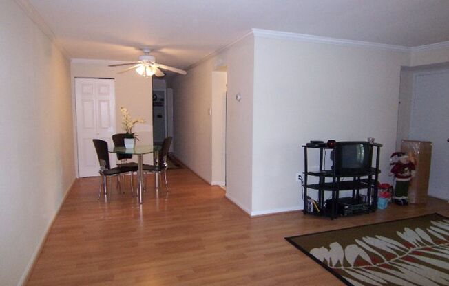 Sail into this 2BR 1BA at the Mayflower Condominiums in Alexandria includes utilities
