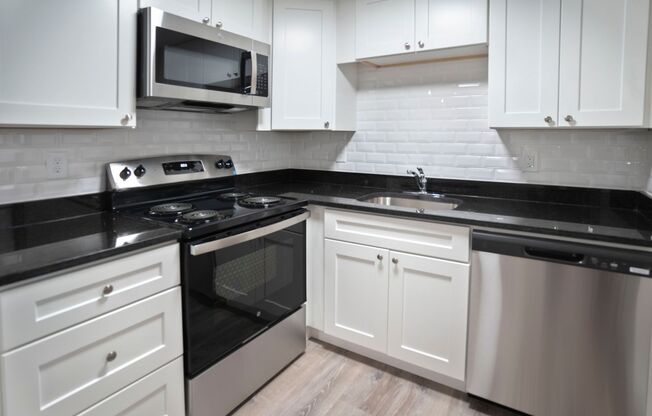 2 beds, 1 bath, 1,050 sqft, $2,700, Unit 22-1