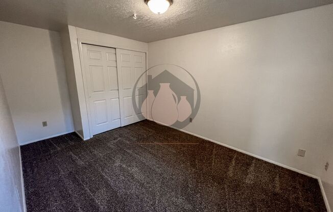 2 beds, 1 bath, 700 sqft, $1,350, Unit #28