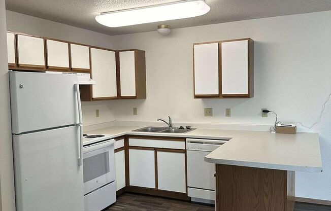 2 beds, 1 bath, $1,025, Unit 1704-202