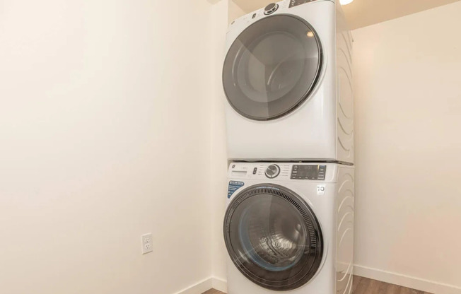 1 bed, 1 bath, 768 sqft, $1,995, Unit 311