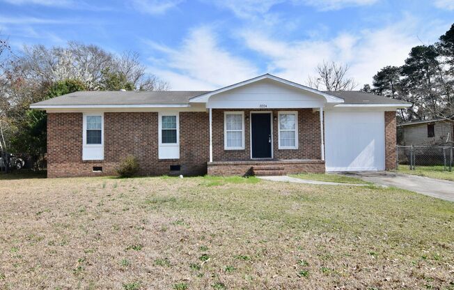 Charming 3-Bedroom Home with Bonus Room in Augusta