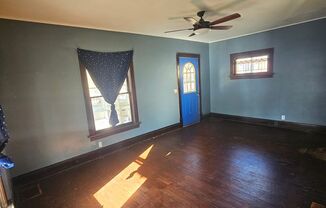 2 beds, 1 bath, $1,075