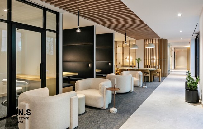 2 beds, 2 baths, $5,096, Unit 15C