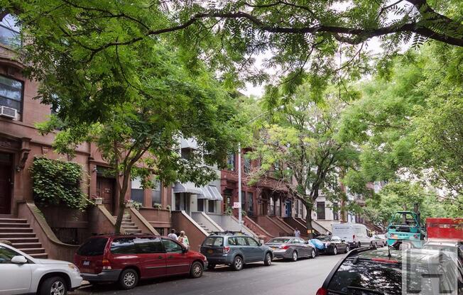 120 W 119 ST