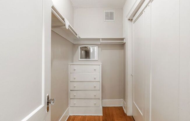 Studio, 1 bath, 400 sqft, $1,350, Unit 01 - 317