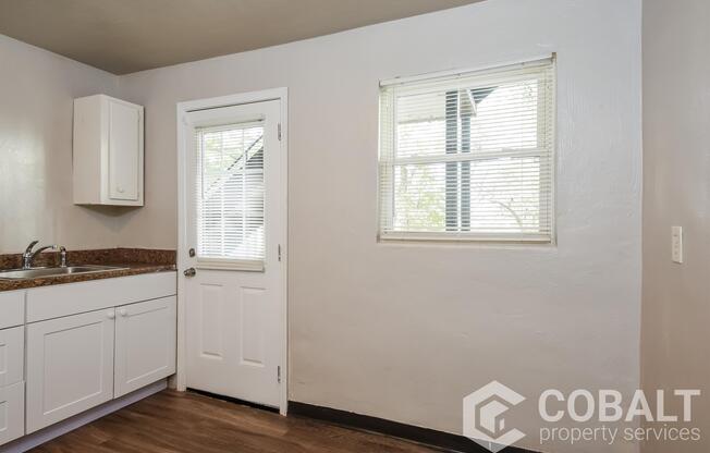 1982 ROCKLEDGE RD NE