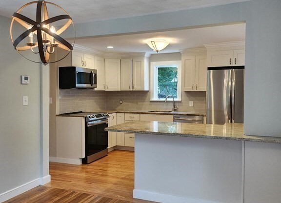 3 HIAWATHA RD