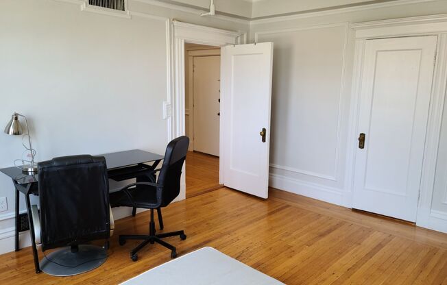 2 beds, 1 bath, $3,900, Unit #74