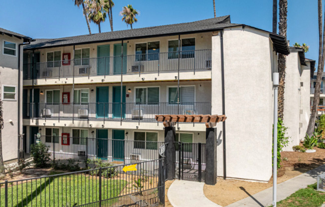 1 bed, 1 bath, 378 sqft, $1,833, Unit A-302