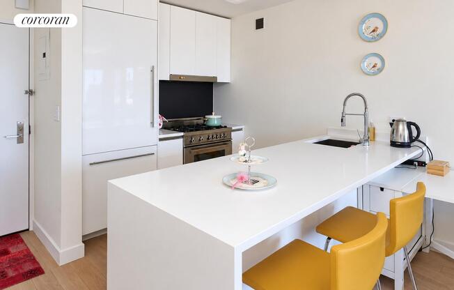 2 beds, 1 bath, 796 sqft, $6,600, Unit 11B