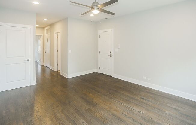 2 beds, 1 bath, 755 sqft, $2,675, Unit 3919-2E
