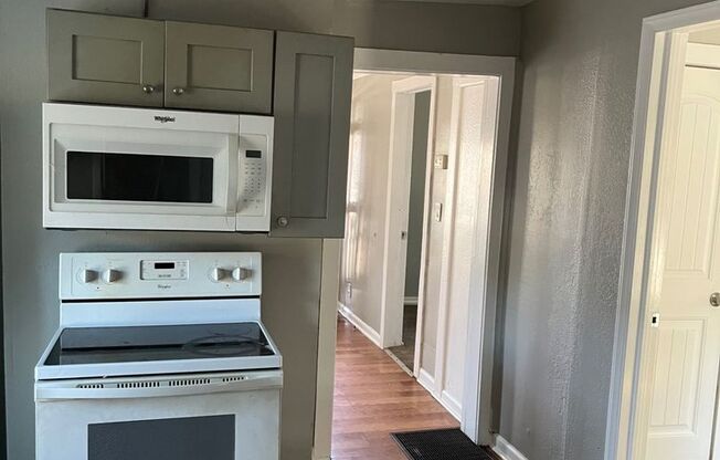 2 beds, 1 bath, $1,050