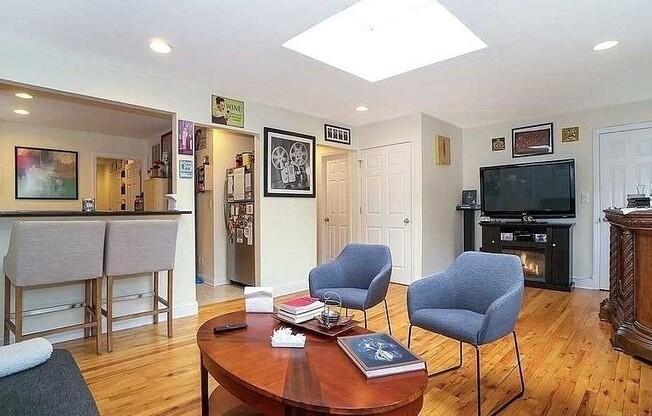 1012 OLD NORTHERN BLVD