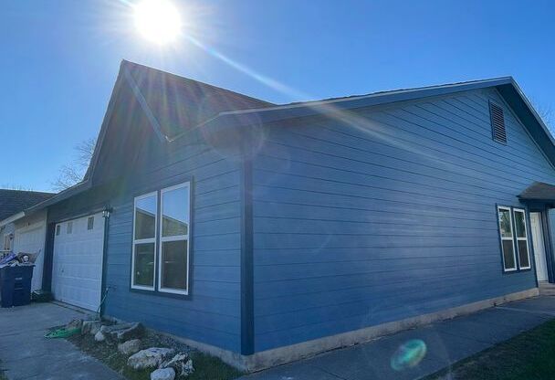 Large 2/2 duplex with a 2 car garage
