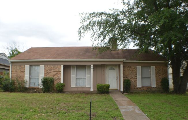 3 Bed 2 Bath 1 Car garage house for rent in Dallas