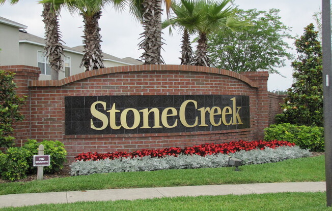 Lovely  3/2.5 Home w/ 2nd floor loft and fence enclosed yard in Winter Garden!  Available August!