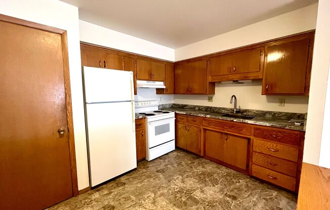 1 bed, 1 bath, $895, Unit 4