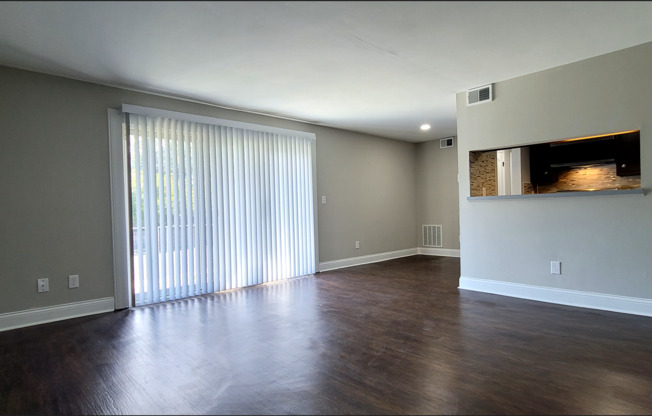 1 bed, 1 bath, $1,095, Unit 4420 Flowerdale Apt E