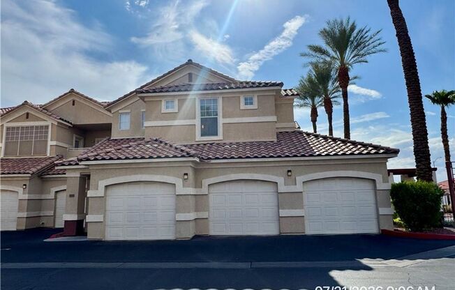 Stylish Condo with Fireplace, Walk-In Closet, & Community Pool
