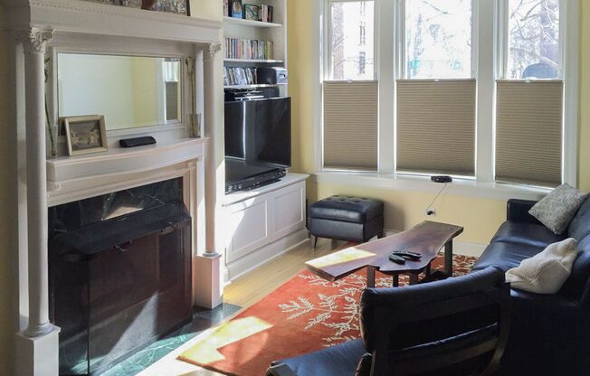 2 beds, 1 bath, 825 sqft, $2,895, Unit 3856-1