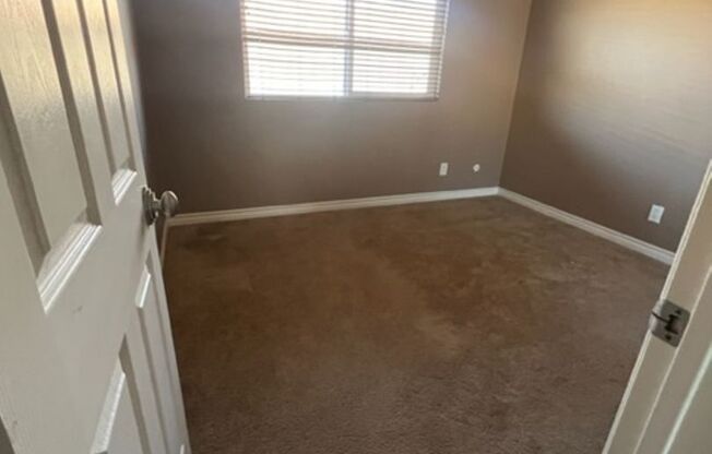 2 beds, 1 bath, $2,250, Unit # 32