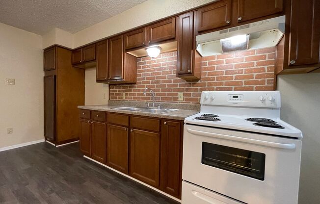 COMING SOON! 2 BEDROOM 1 BATH DUPLEX IN HISTORICAL FAIRMOUNT DISTRICT