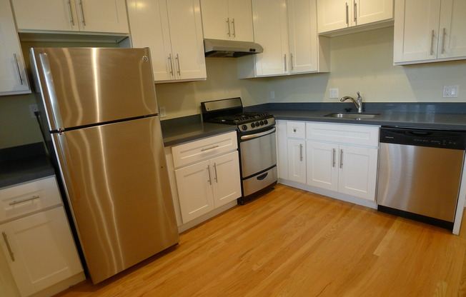 1128 - 1130 Bancroft