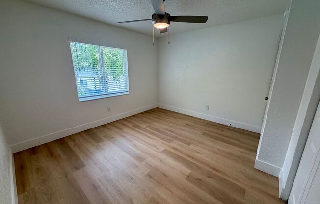 2 beds, 1 bath, 889 sqft, $1,699, Unit 10-5215